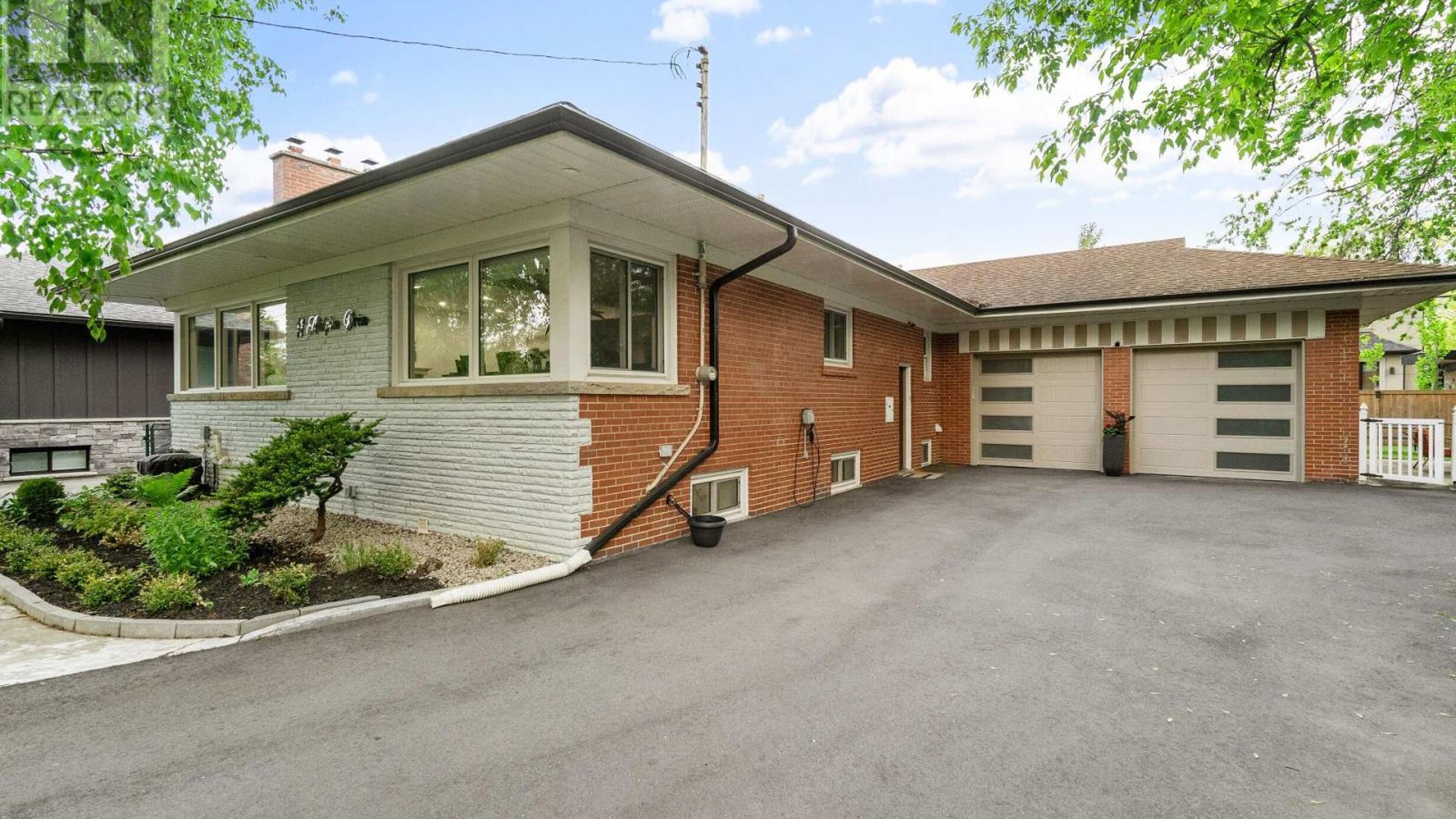 11 ADELPHA DRIVE Image