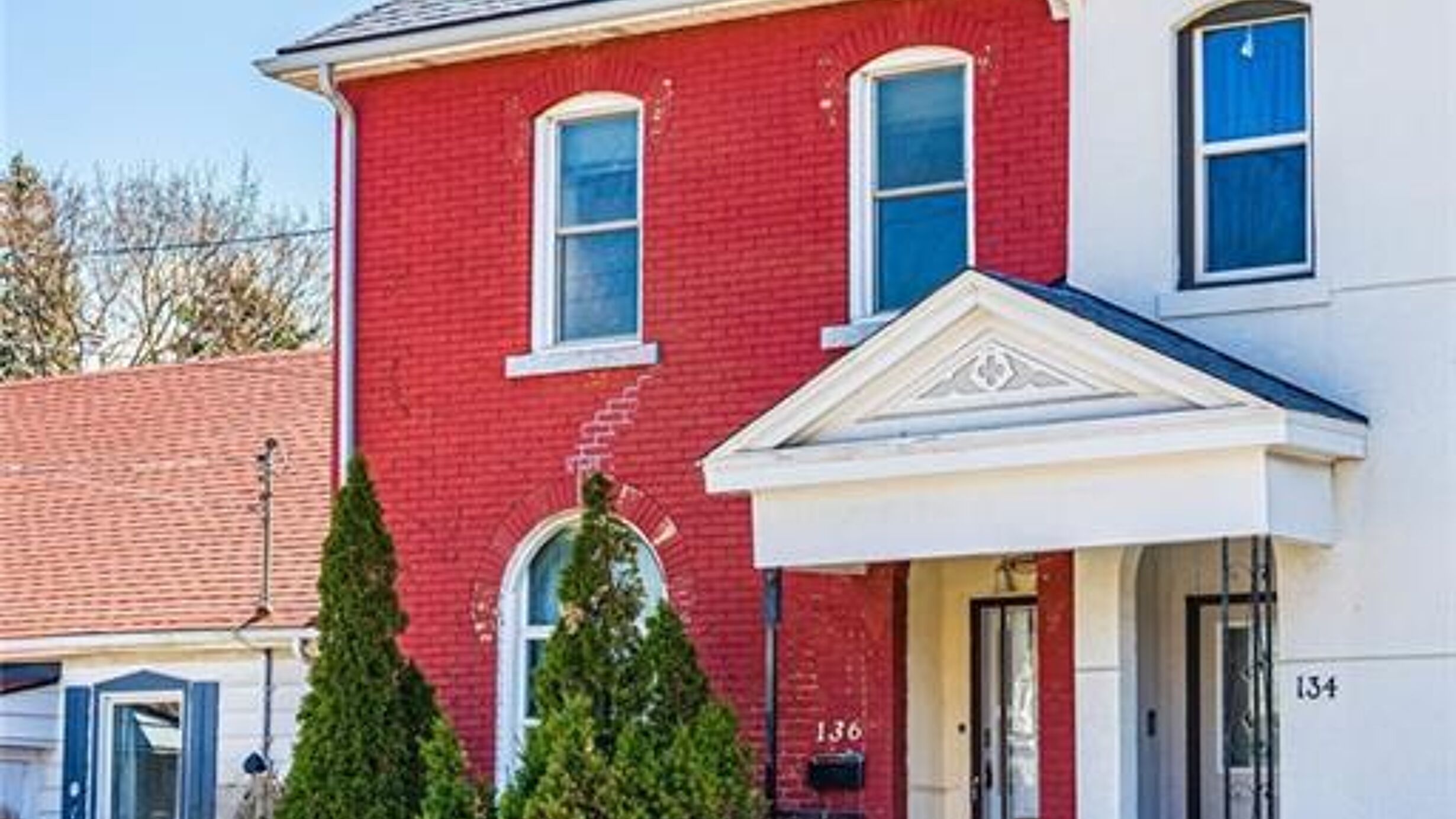 136 DUNDURN Street N Image