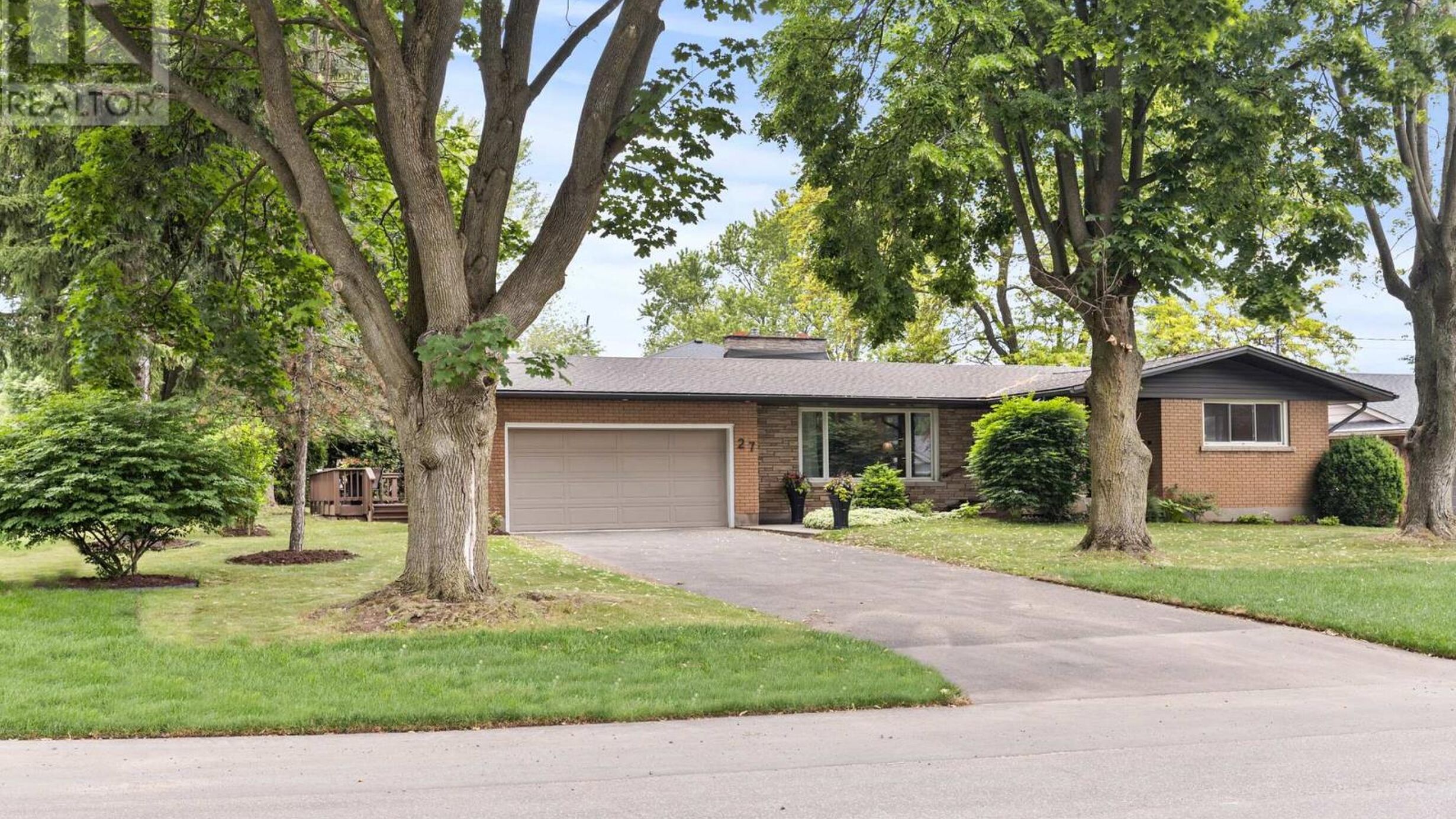 27 DALEVIEW CRESCENT Image