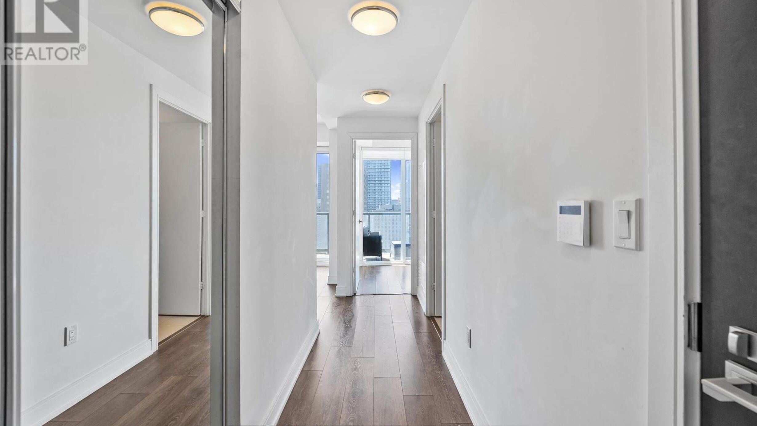 2411 - 89 MCGILL STREET Image