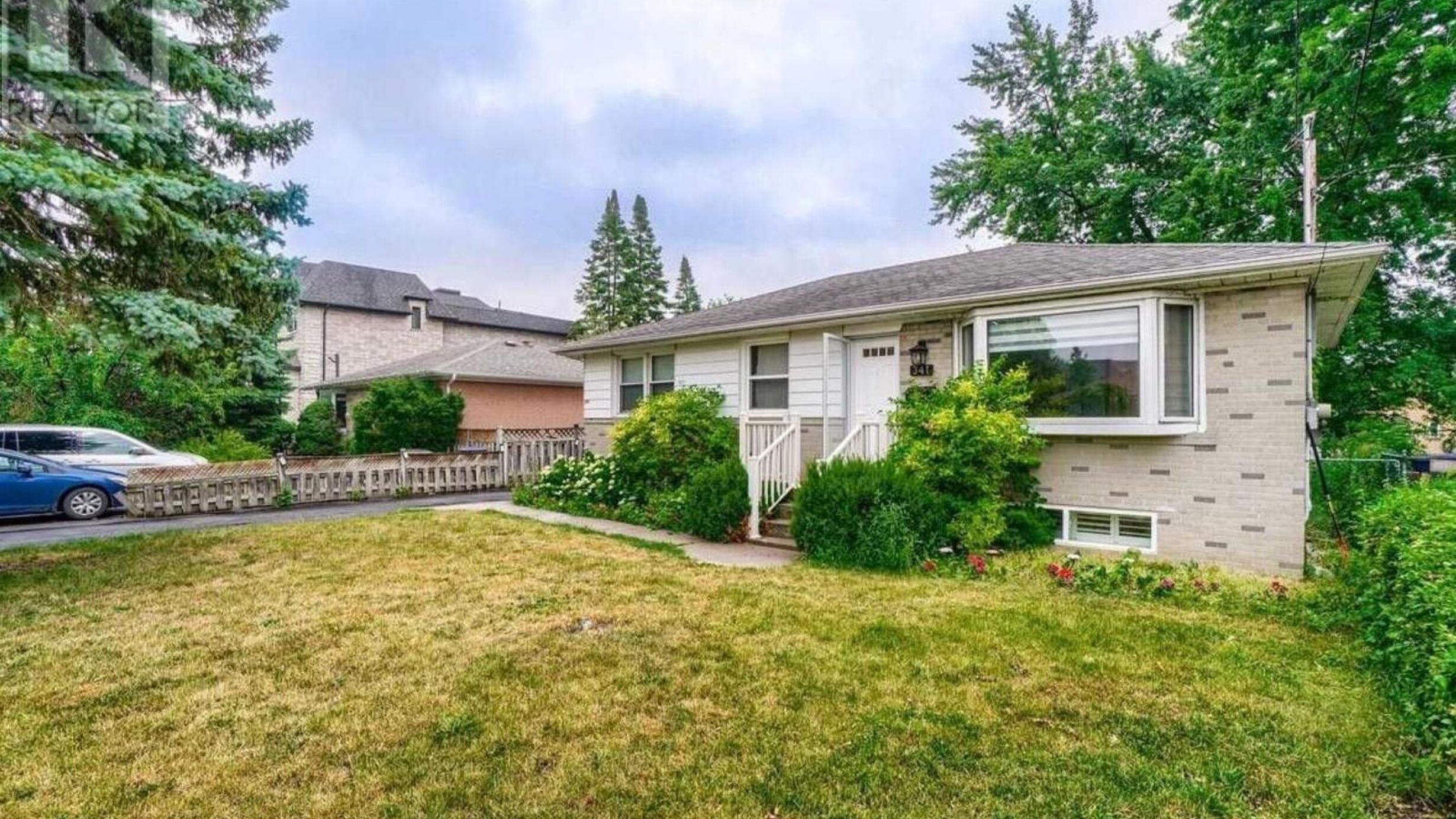 341 MOORE PARK AVENUE Image