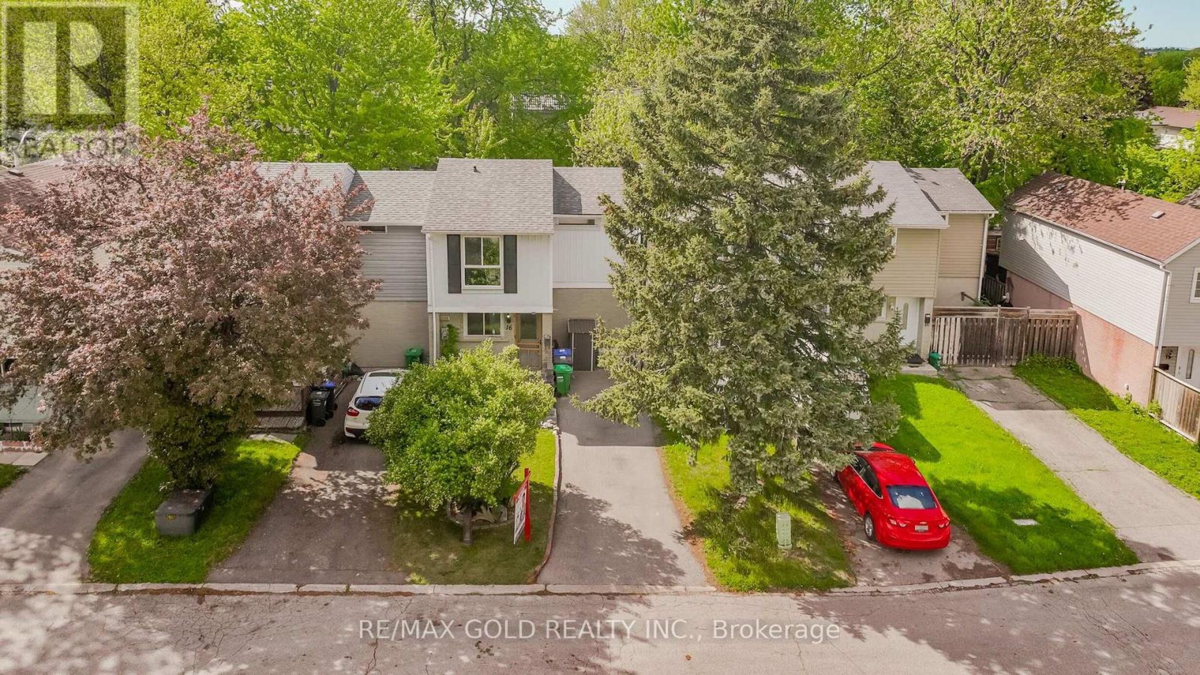 16 GATSBY SQUARE Image