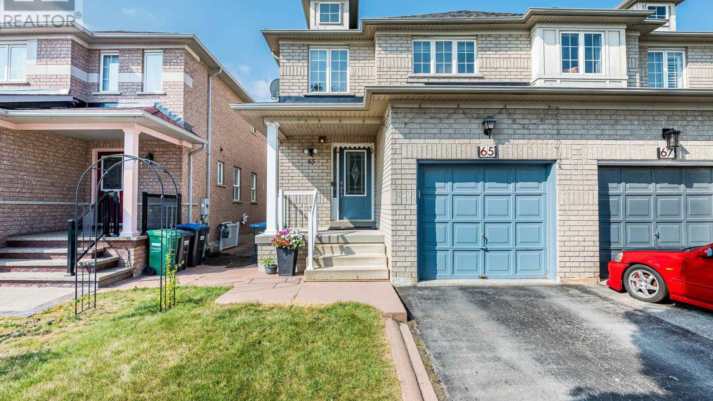 65 EASTVIEW GATE Image