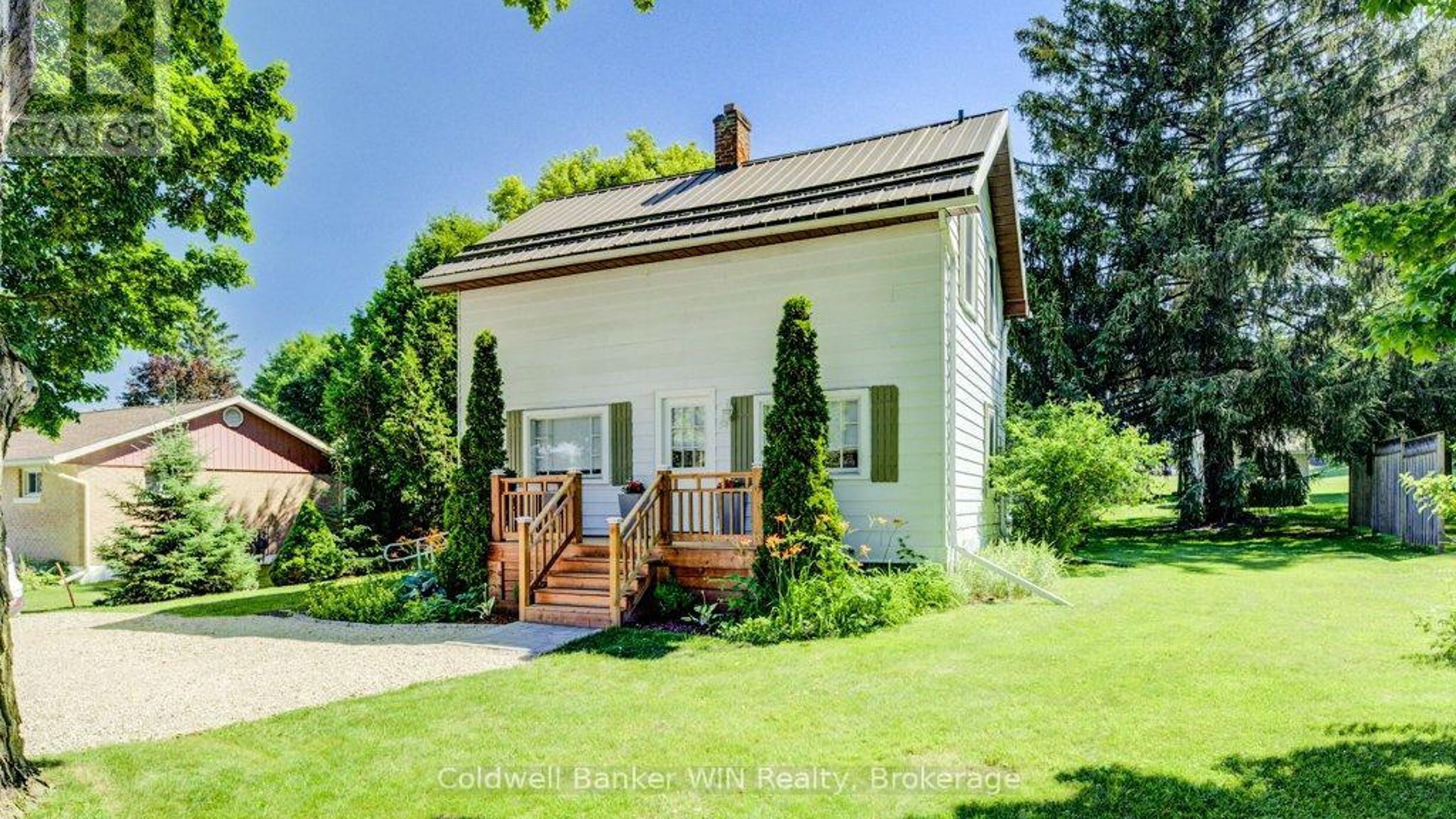 34 CLARKE STREET S Image