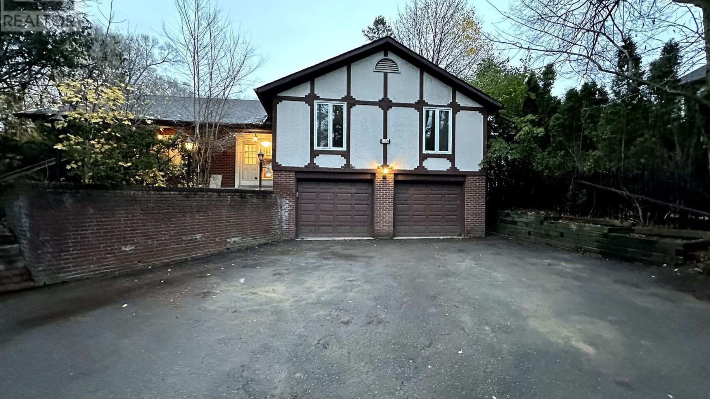136 ARNOLD CRESCENT Image