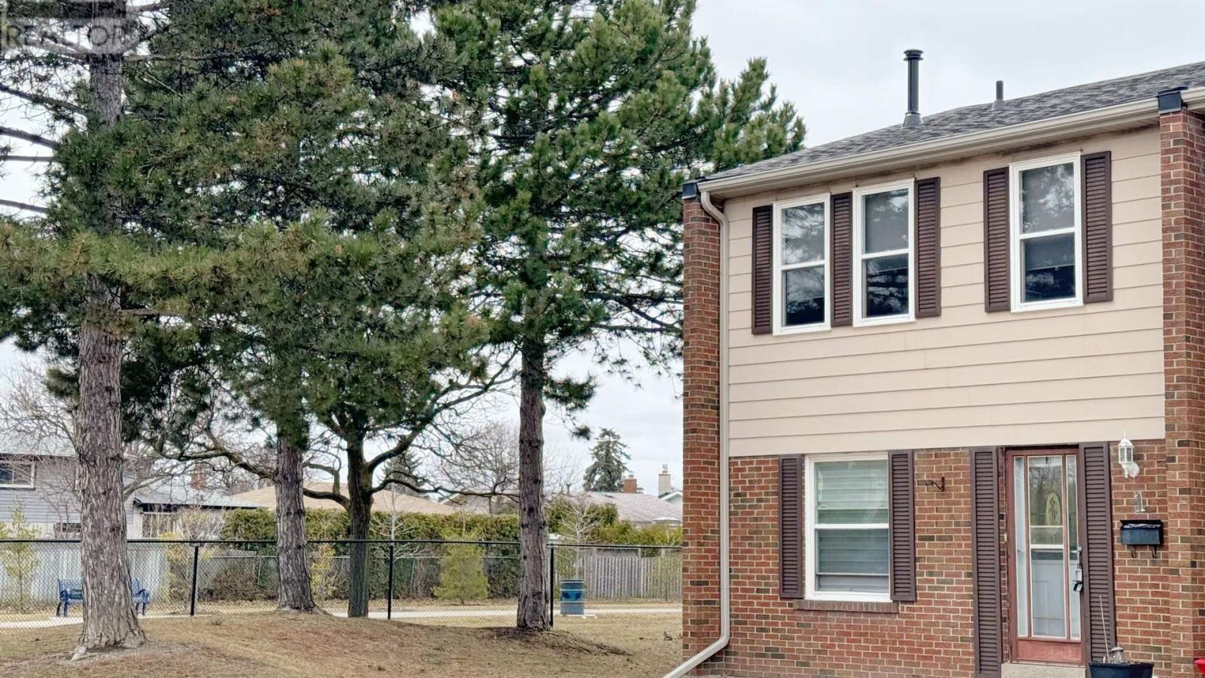 1 - 900 CENTRAL PARK DRIVE Image