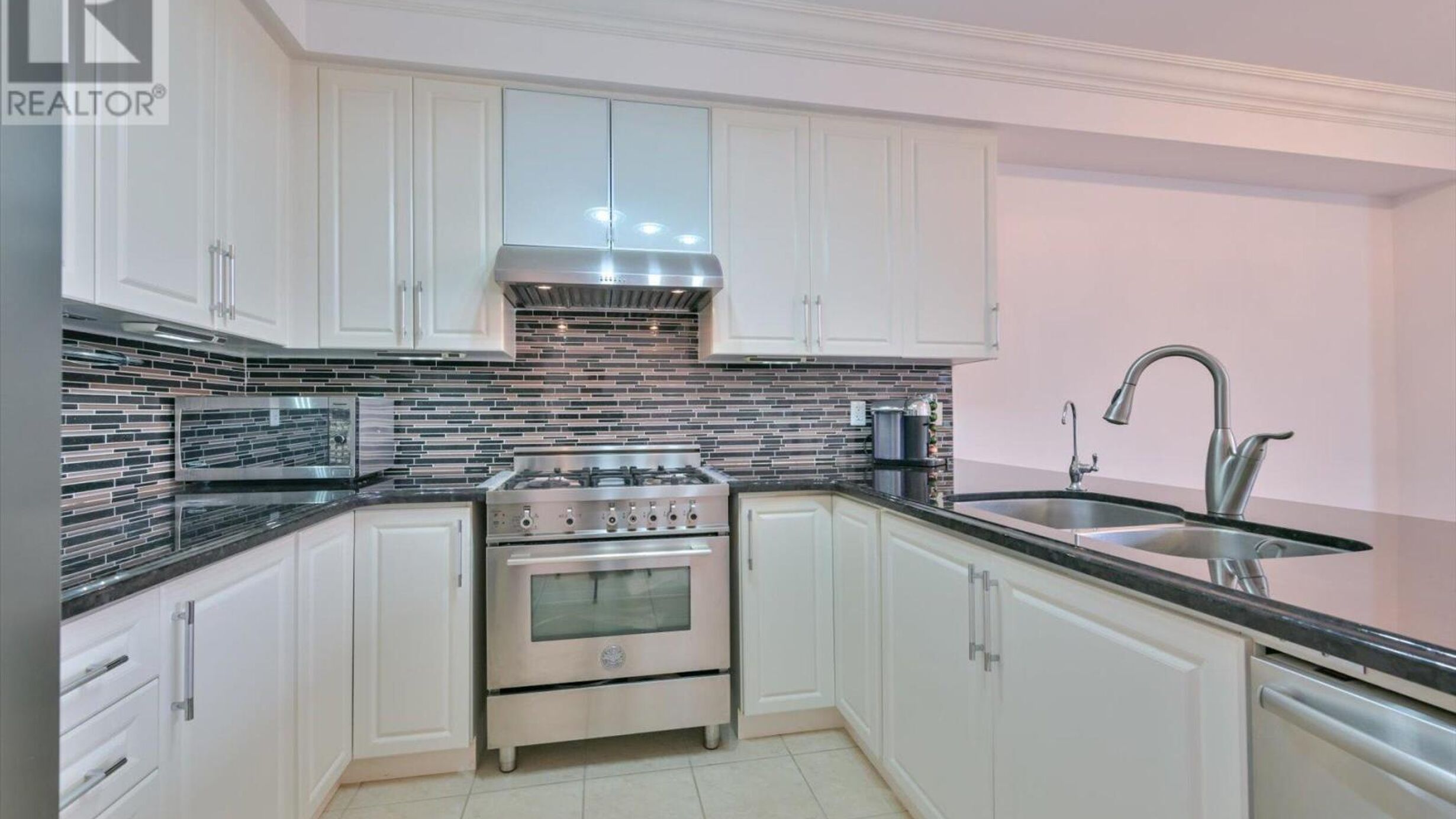 10461 WOODBINE AVENUE Image