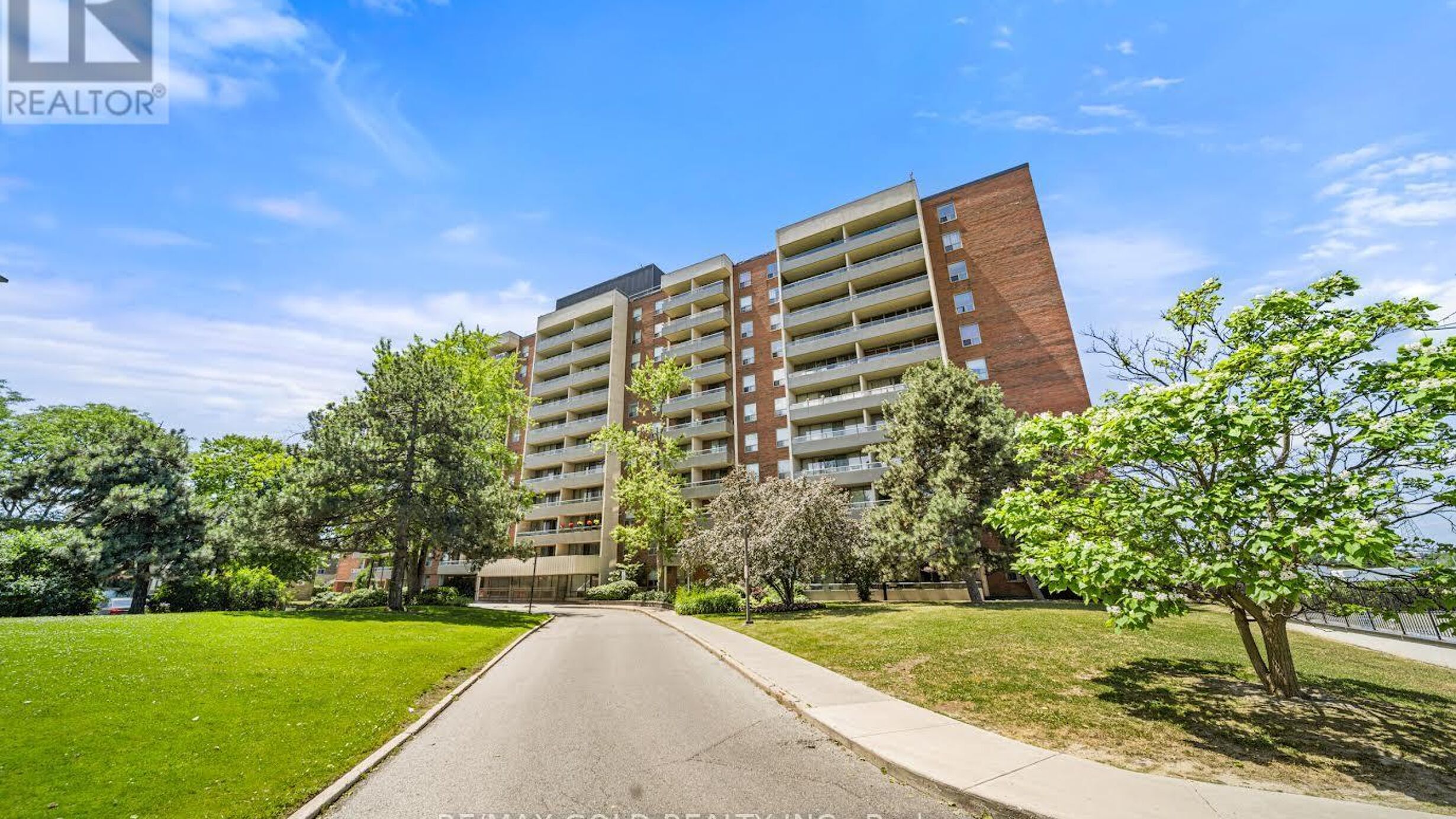 206 - 9 FOUR WINDS DRIVE Image