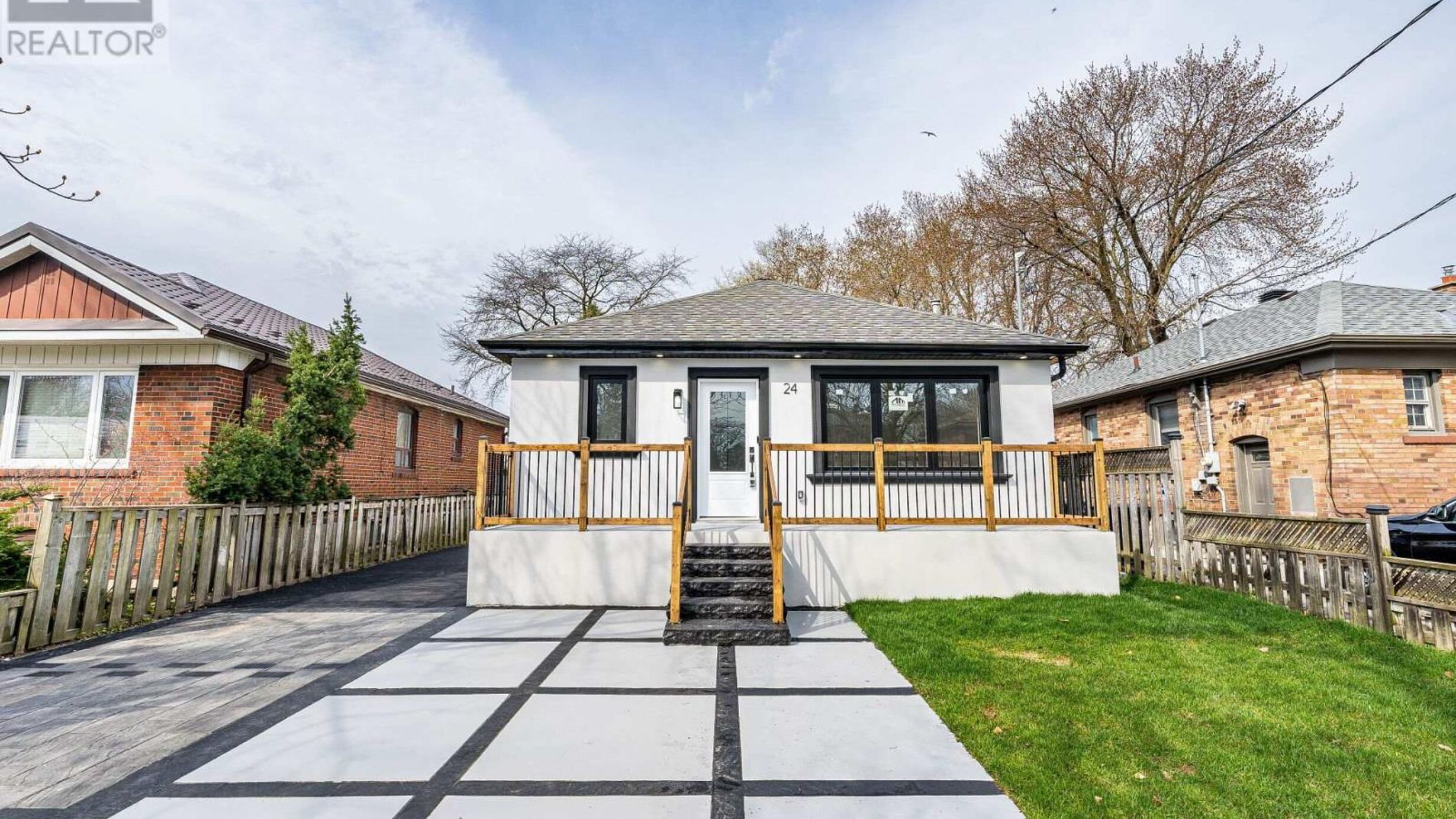 24 TREEVIEW DRIVE Image