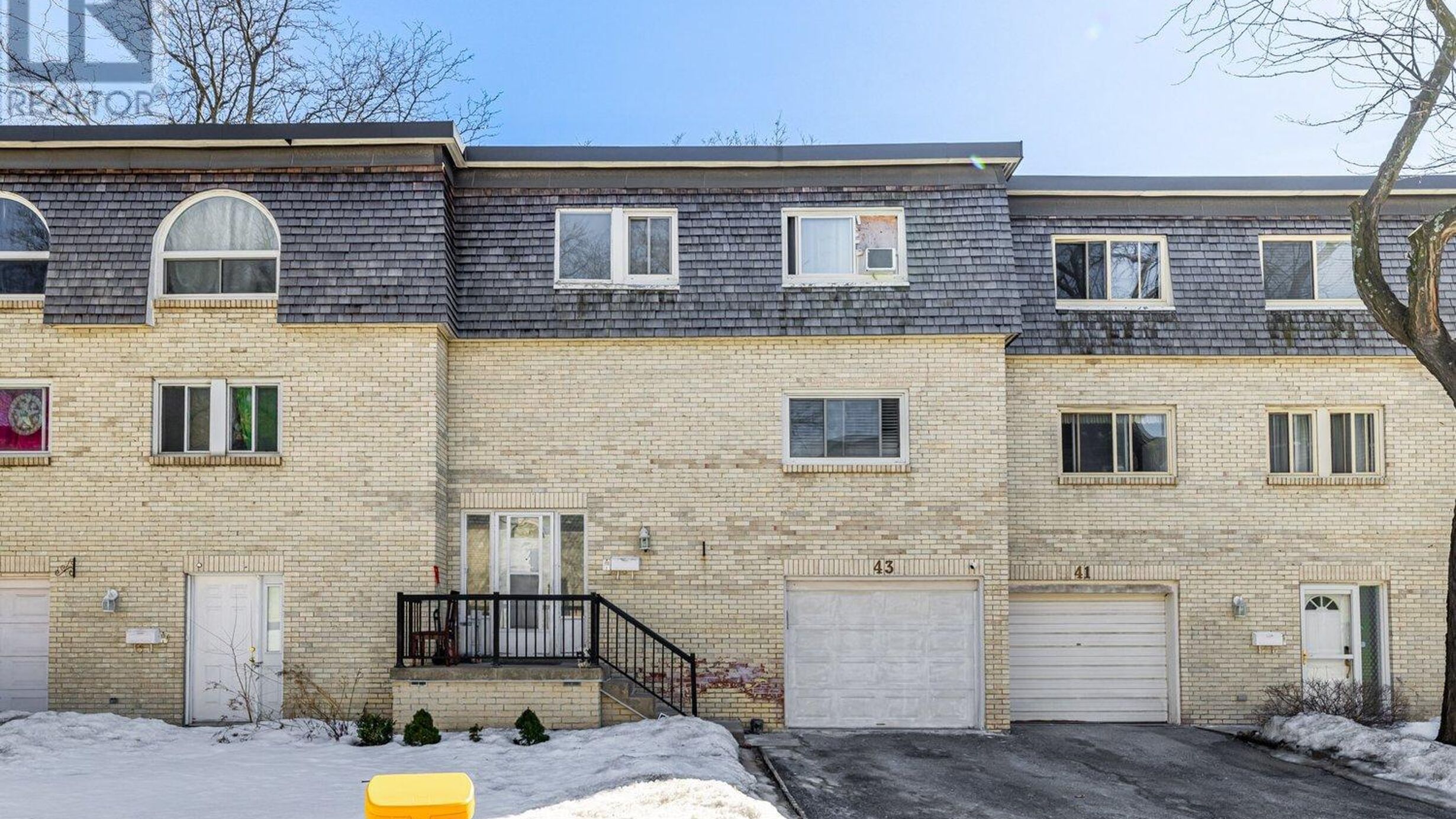 70 - 43 COURVILLE COACHWAY WAY Image