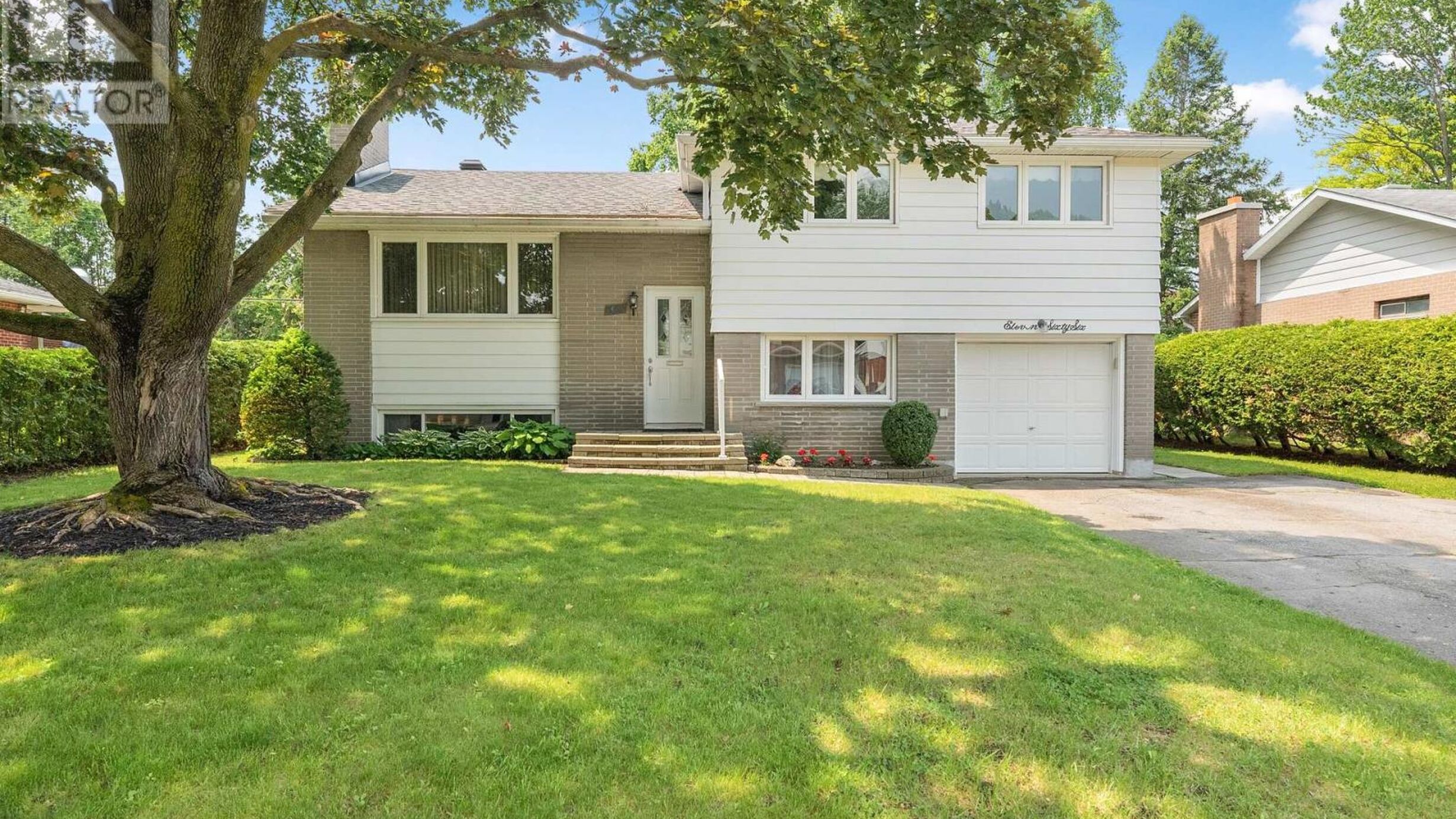 1166 CASTLE HILL CRESCENT Image