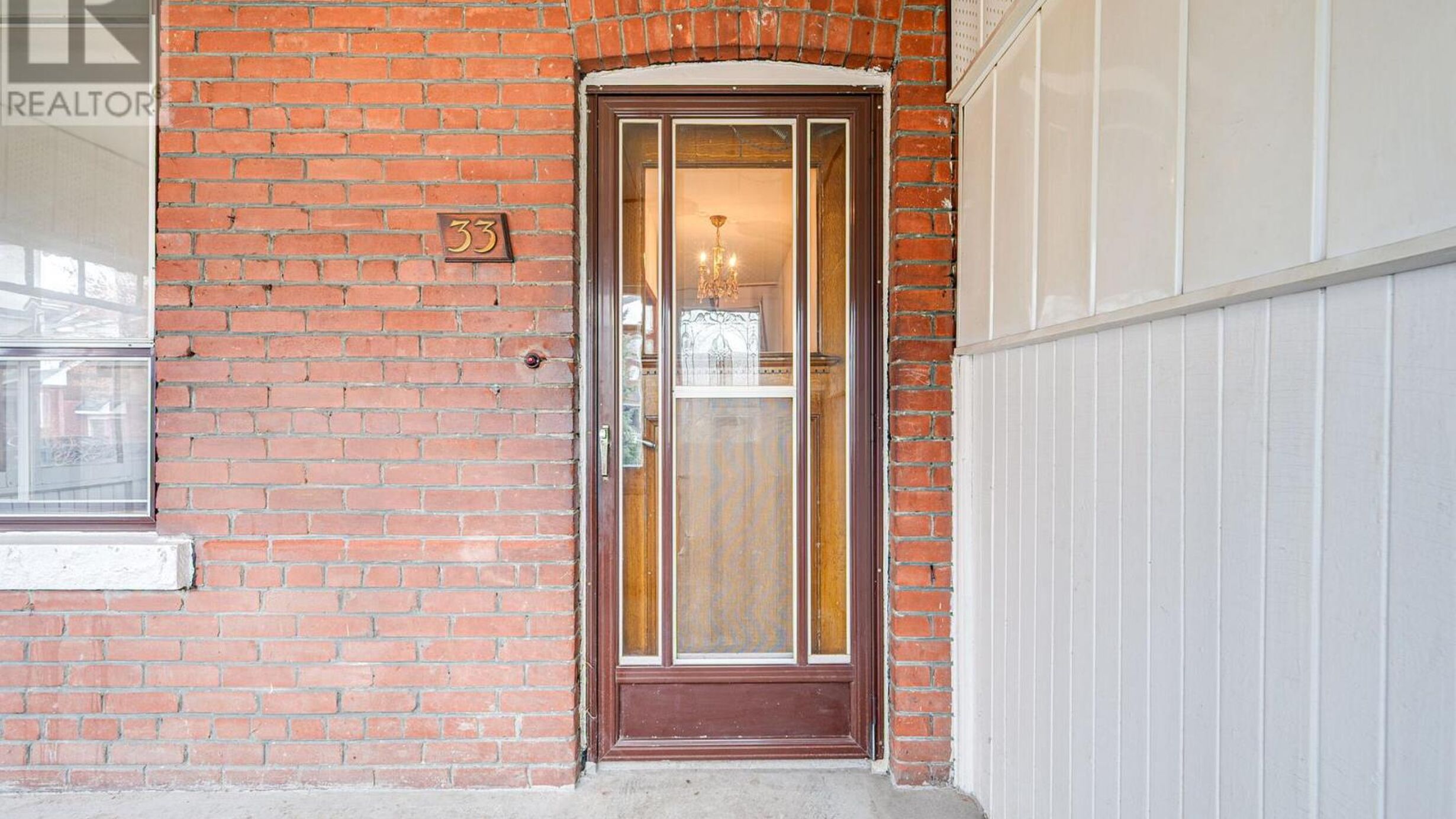 33 HOUNSLOW HEATH ROAD Image