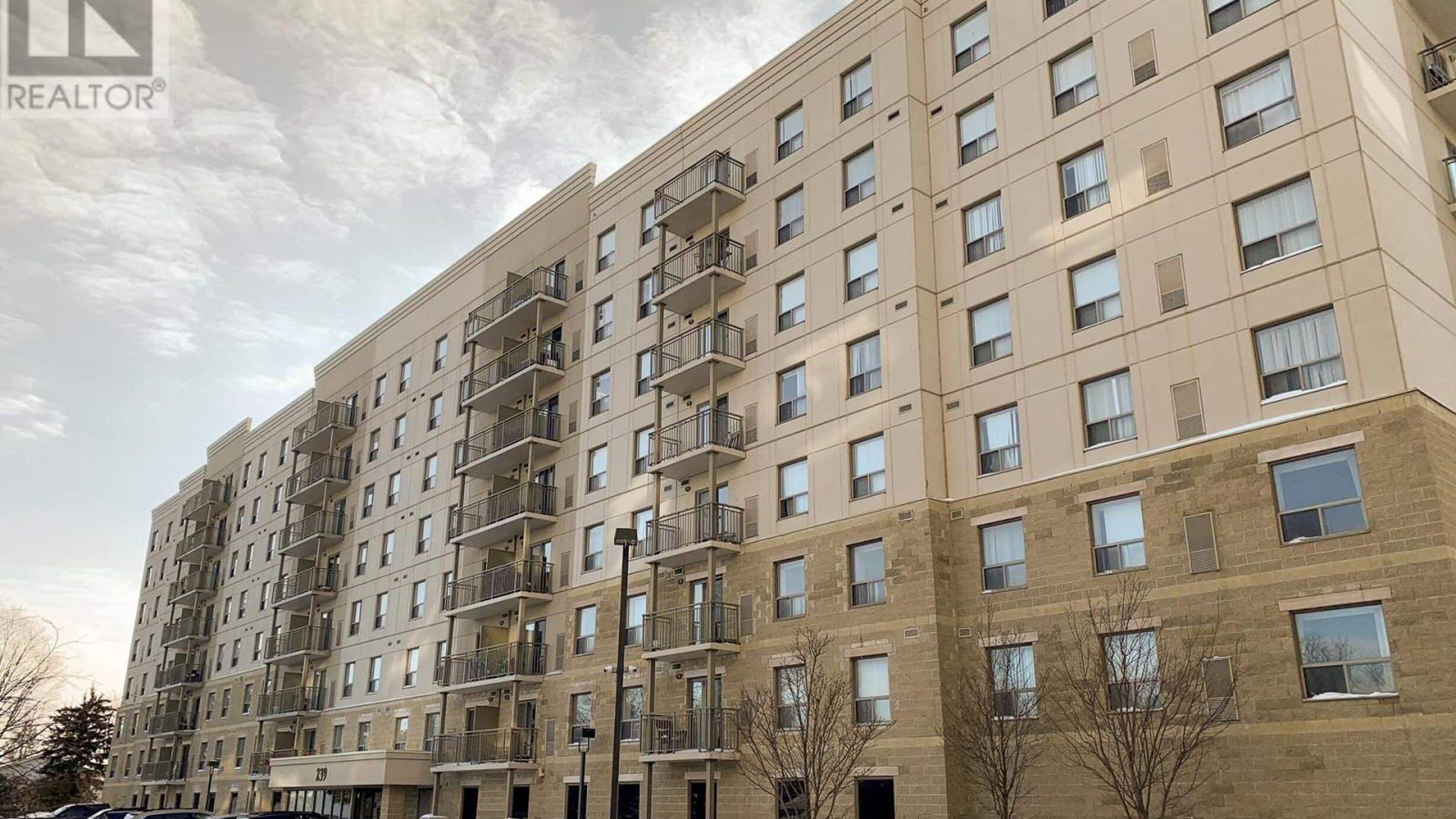 817 - 239 AUBURN DRIVE Image