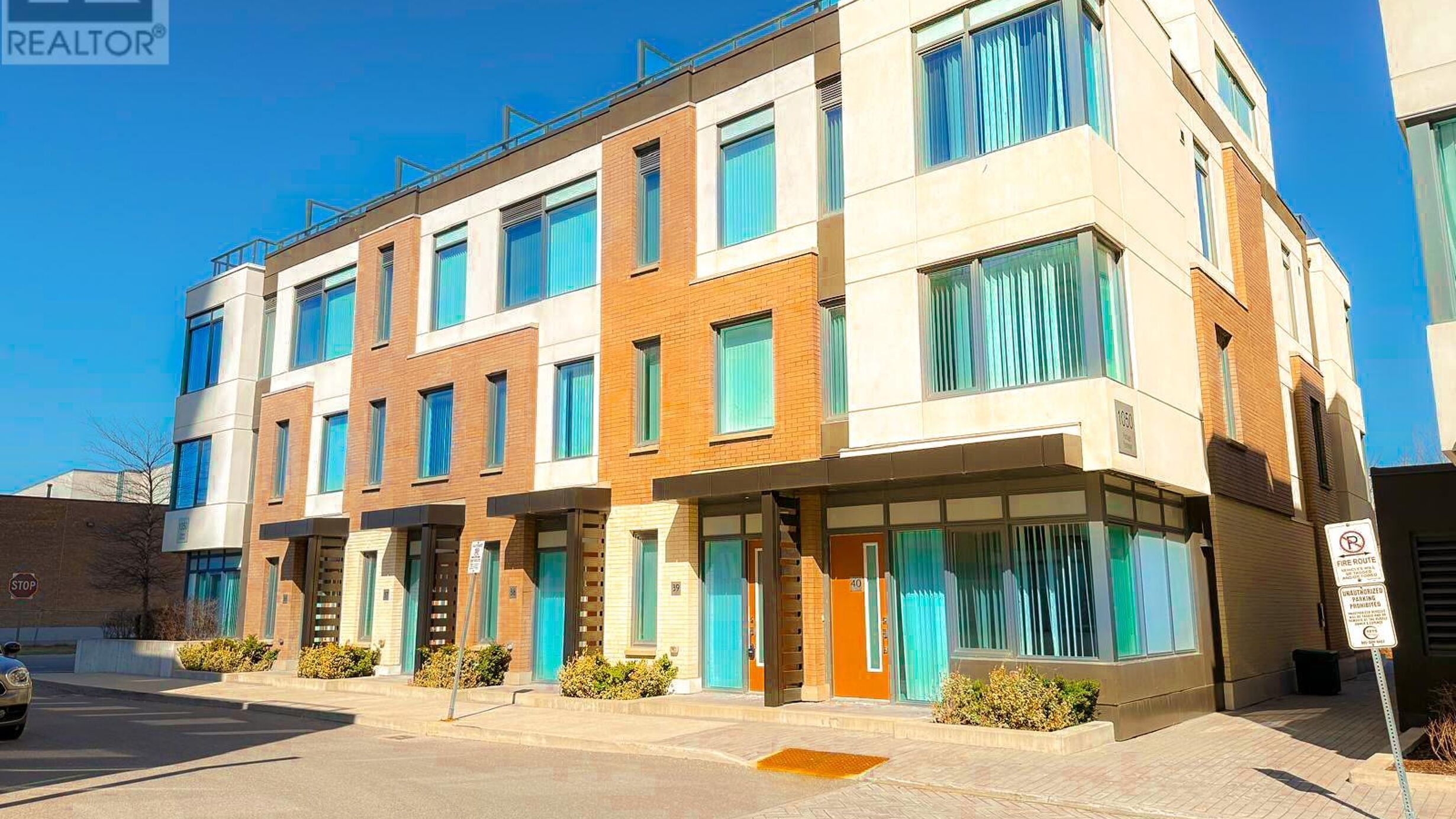 39 - 1050 PORTAGE PARKWAY Image