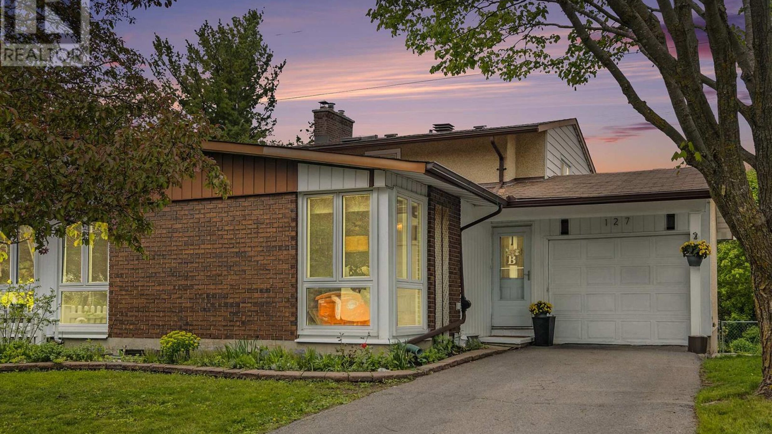 127 WOODFIELD DRIVE Image