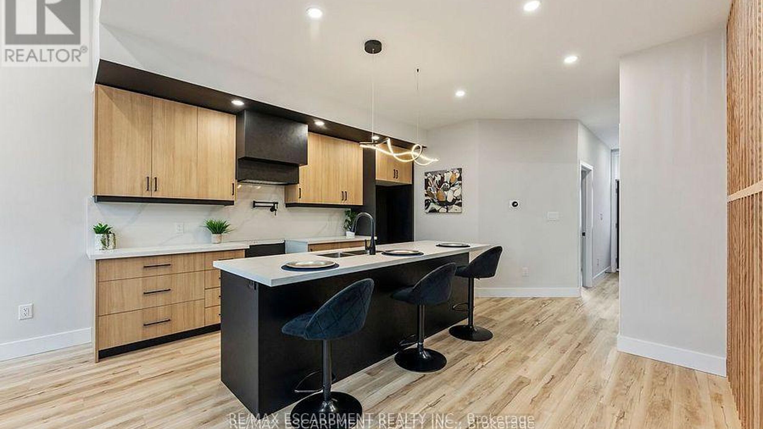 209 GRENFELL STREET Image