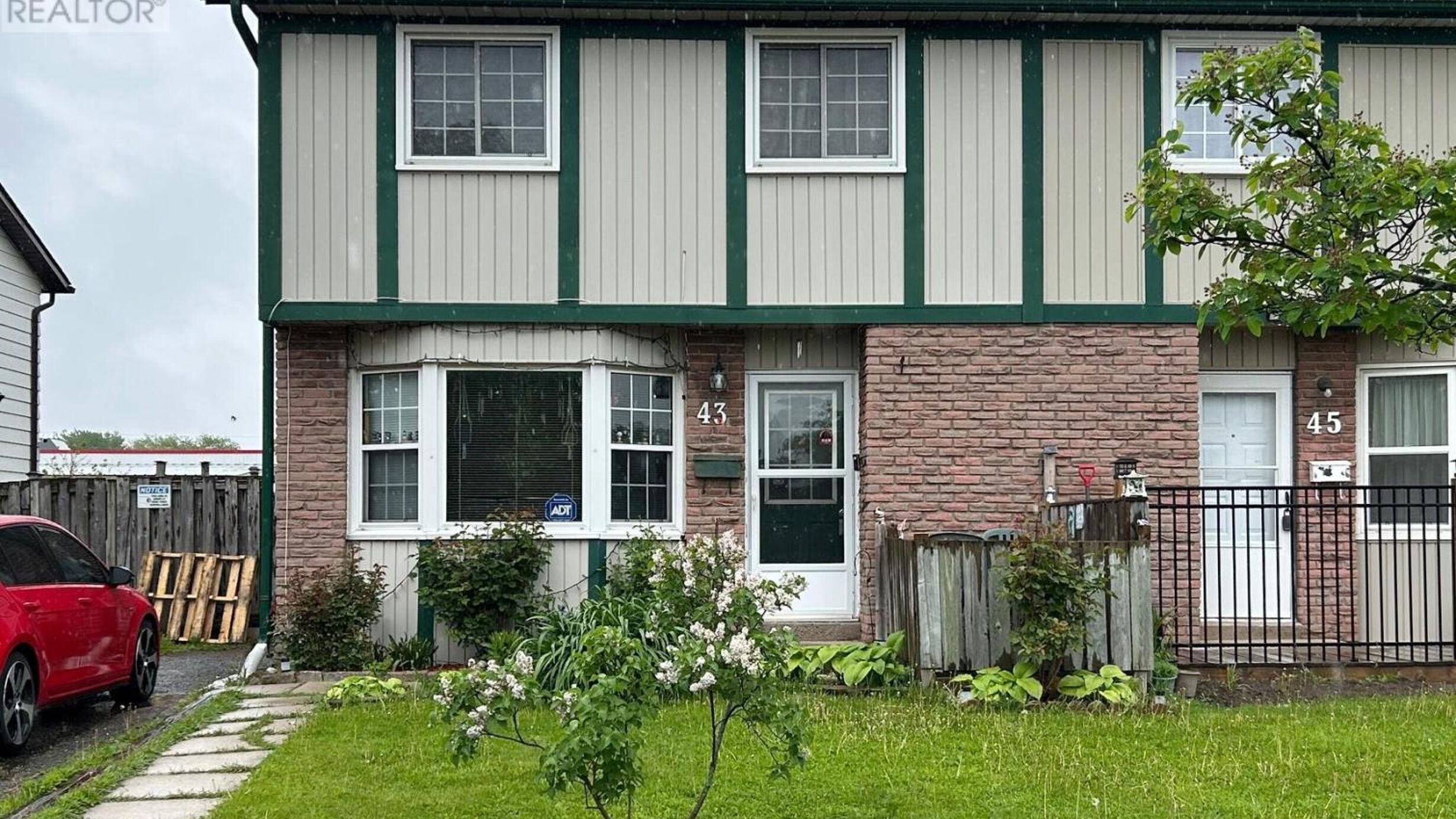 43 CANTERBURY DRIVE Image