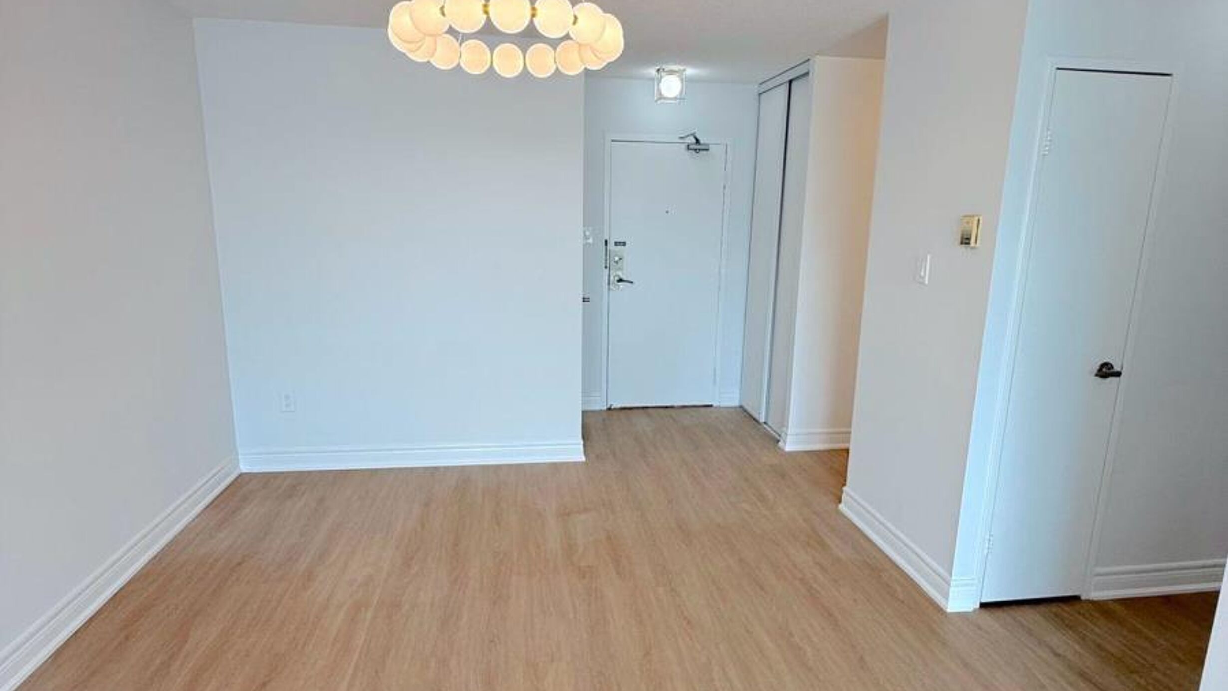 411 - 2050 BRIDLETOWNE CIRCLE Image