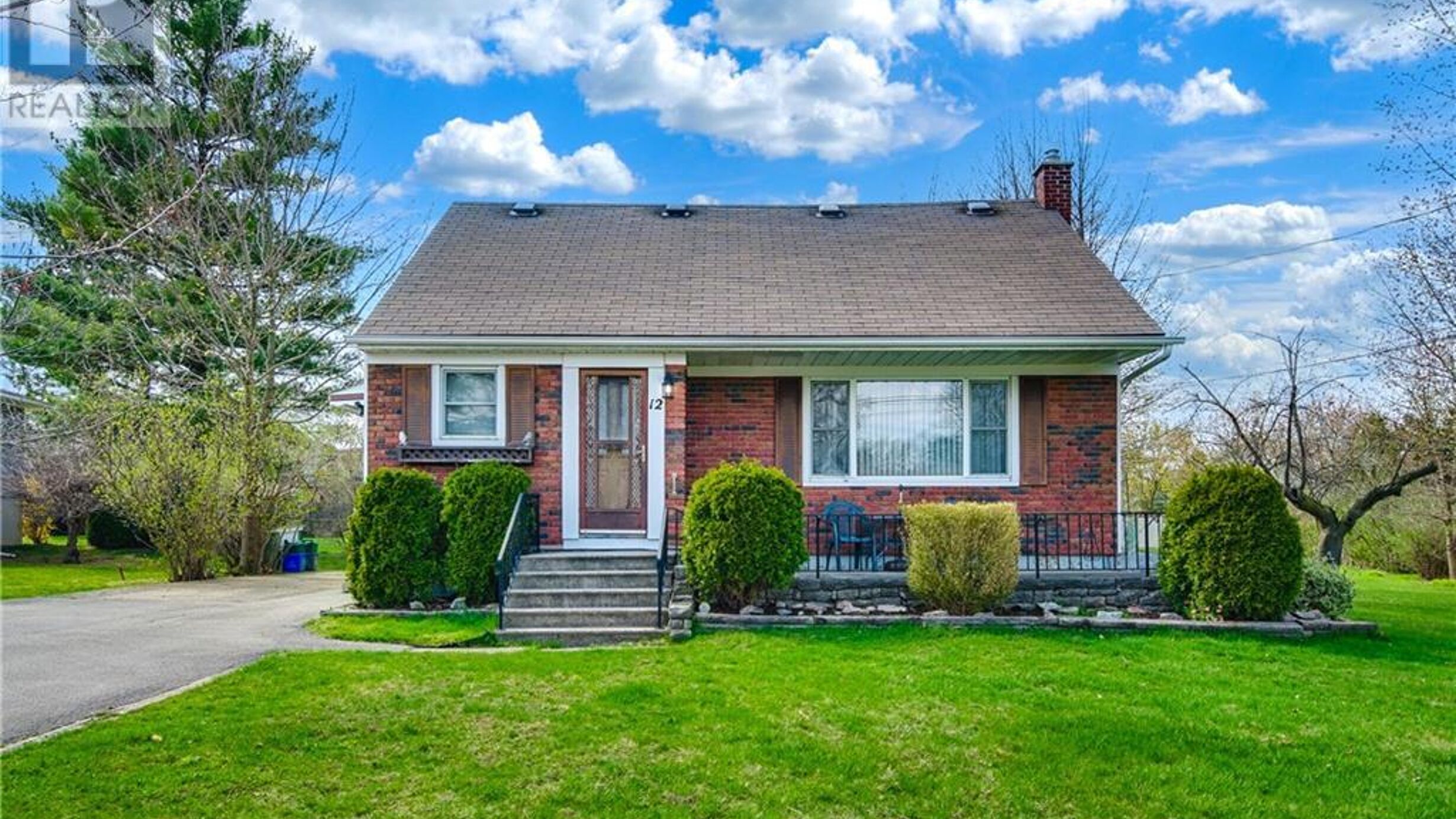 12 VALLEY Road Image