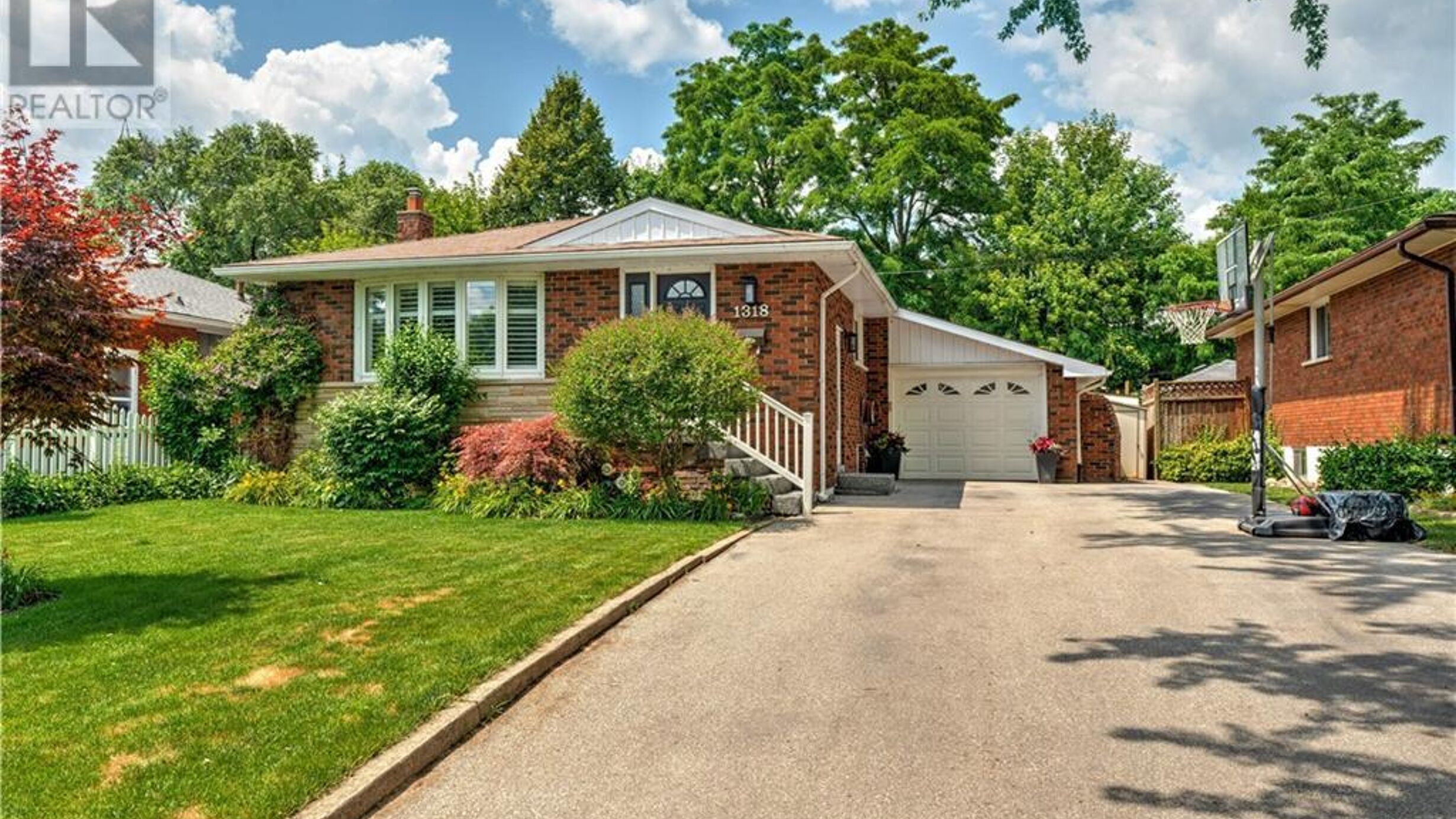 1318 ROSEMARY Crescent Image