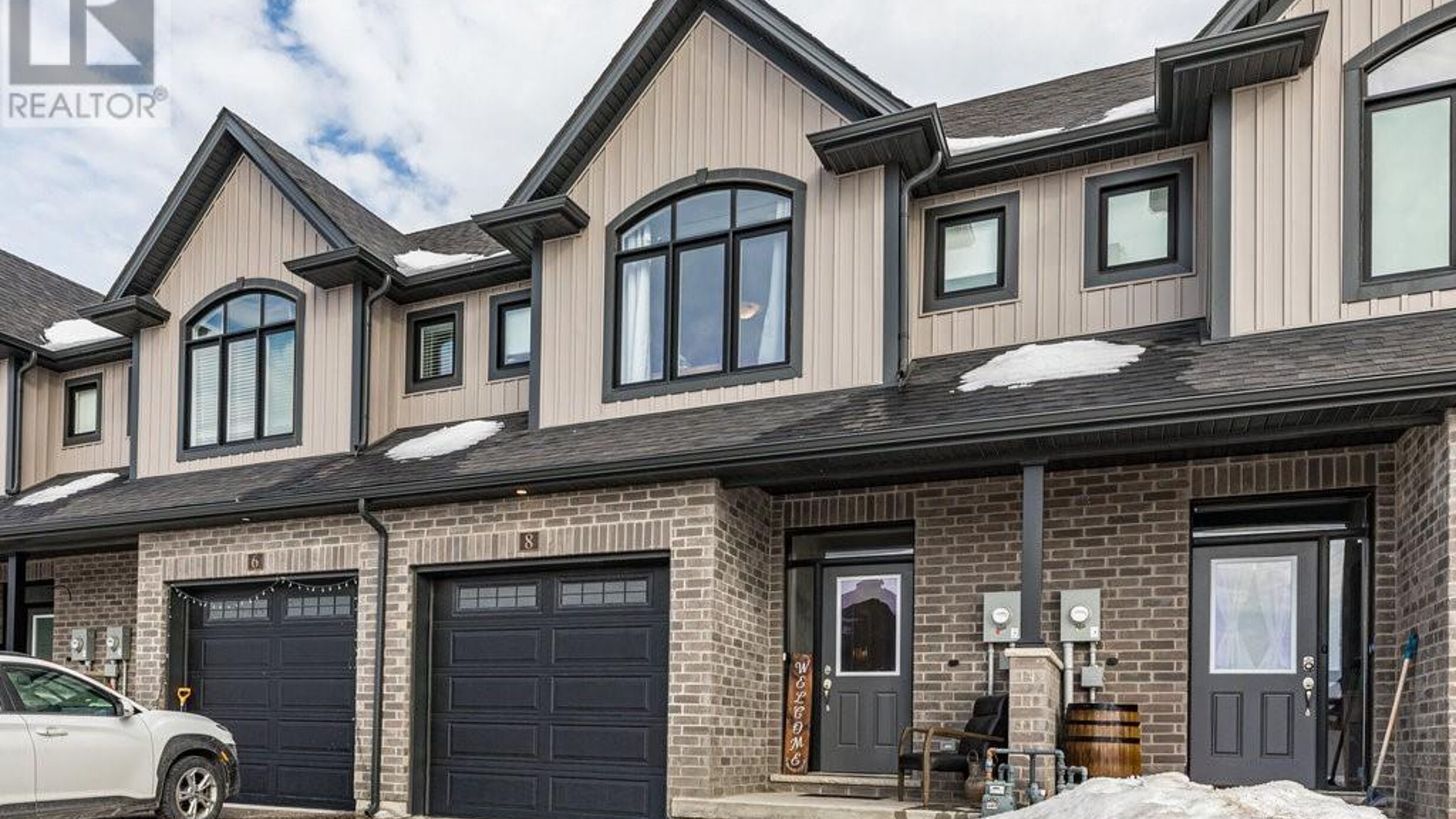 8 SPRING CREST Way Image