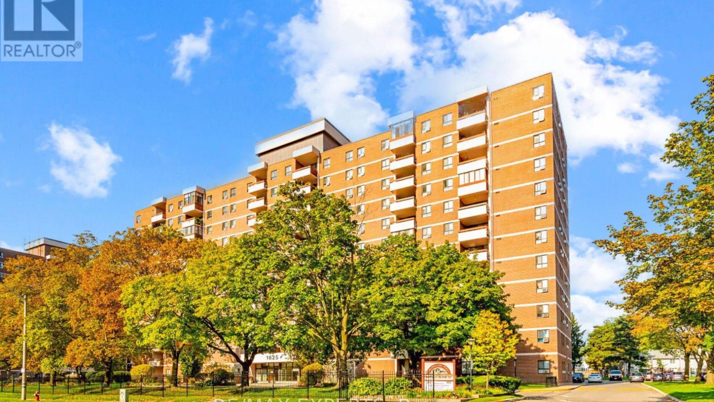 924 - 1625 BLOOR STREET Image