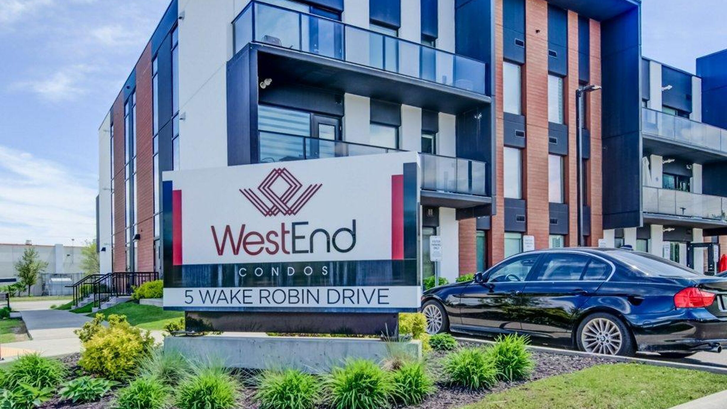 303 - 5 WAKE ROBIN DRIVE Image