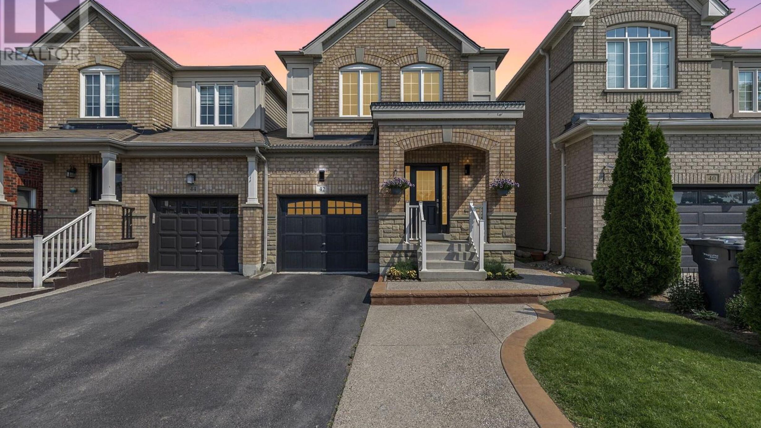 42 NAPOLEON CRESCENT Image