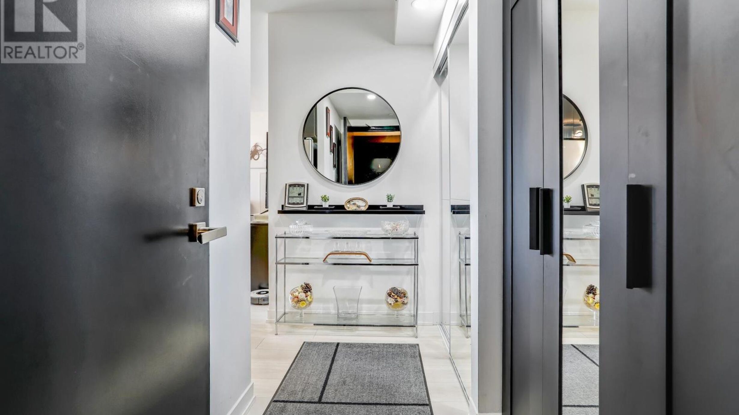 402 - 31 TIPPETT ROAD Image