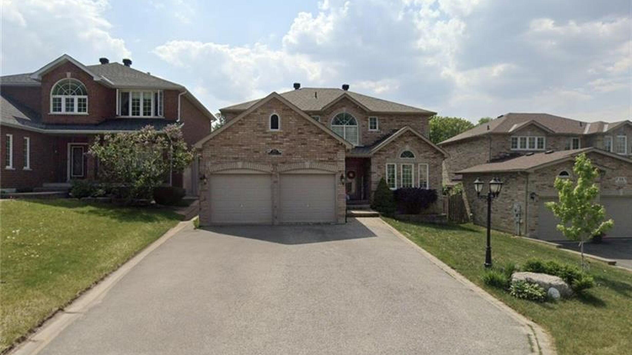 33 PINECLIFF CRESCENT Image