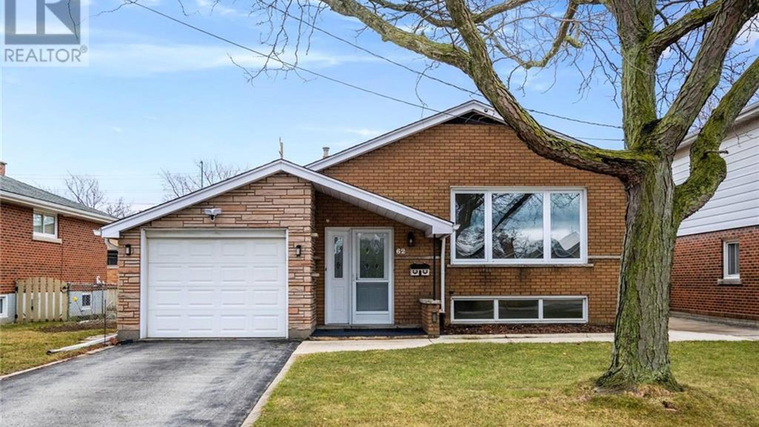 62 CLOKE Court Image