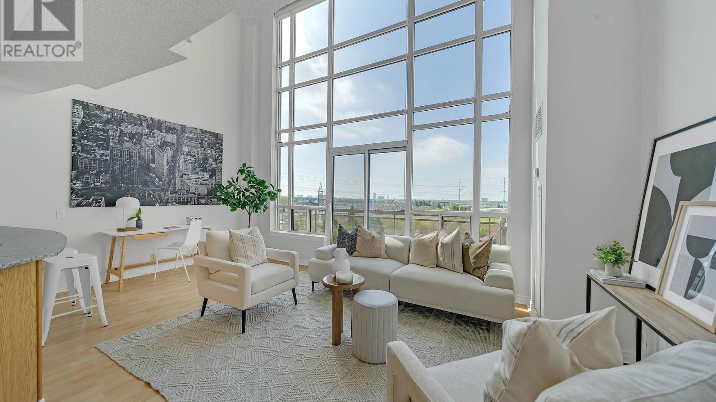 812 - 1720 EGLINTON AVENUE E Image