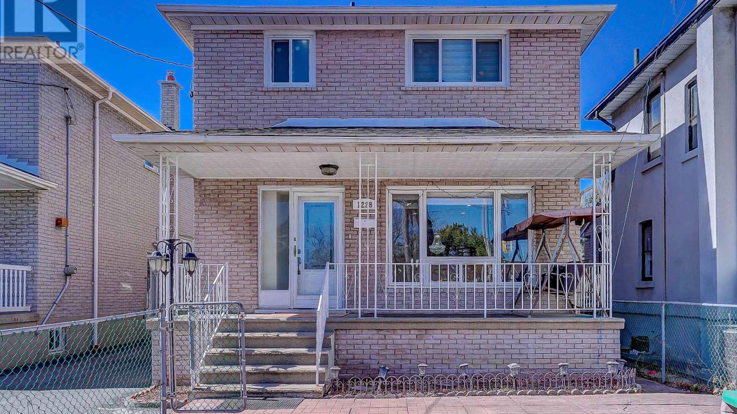 1228 JANE STREET N Image