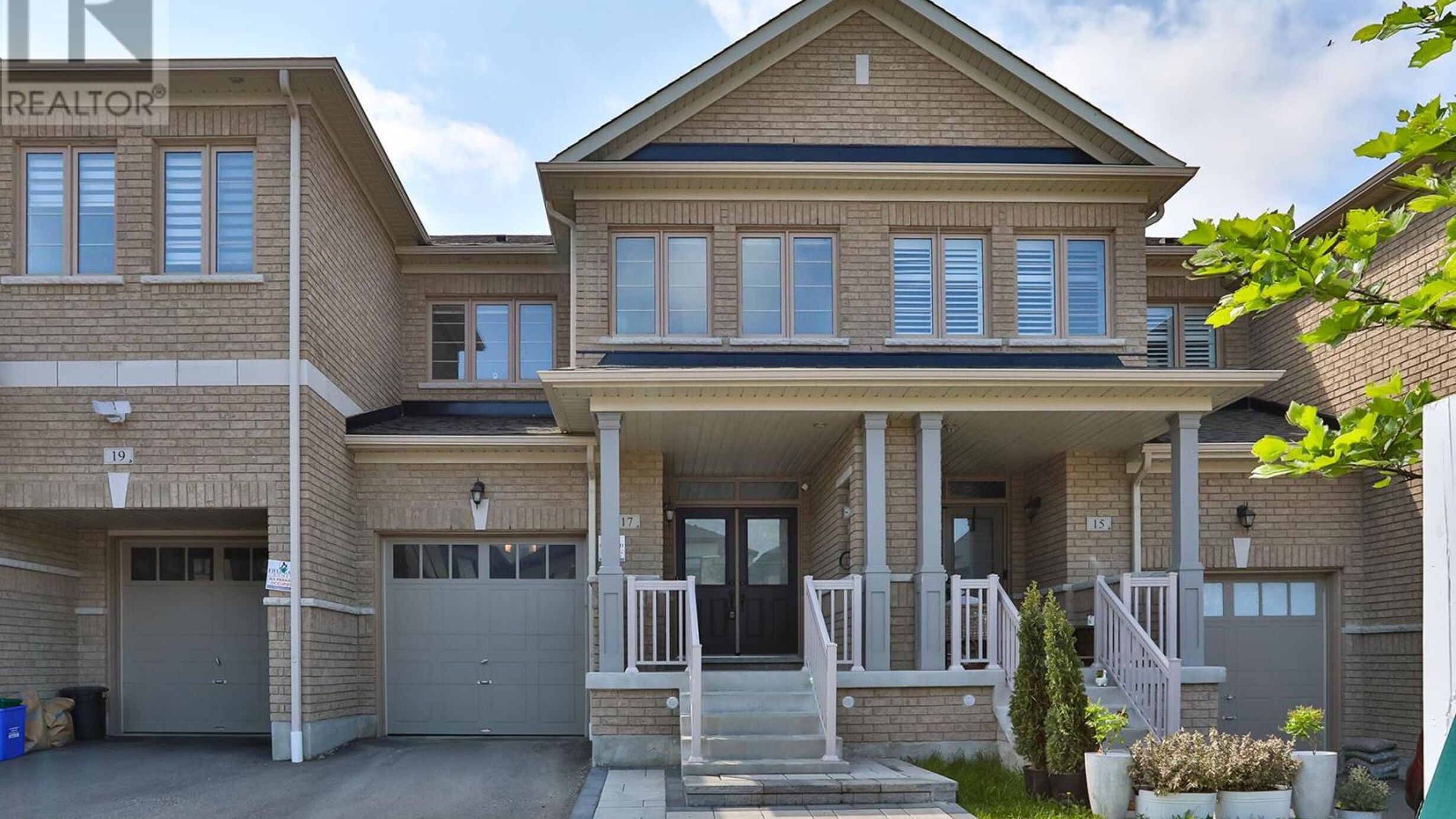 17 MARKVIEW ROAD Image