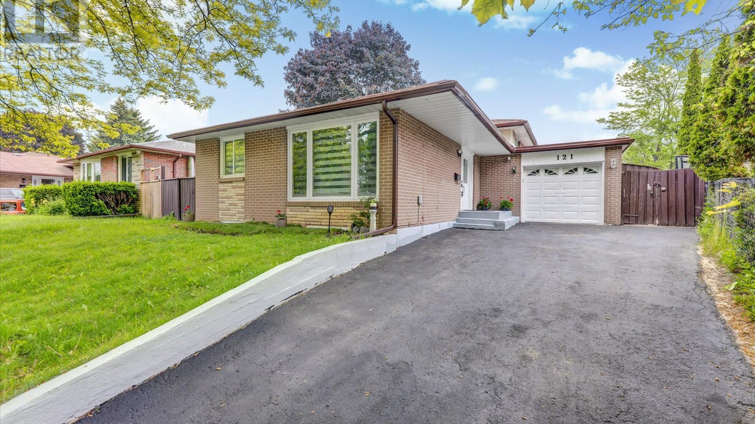121 CULTRA SQUARE Image